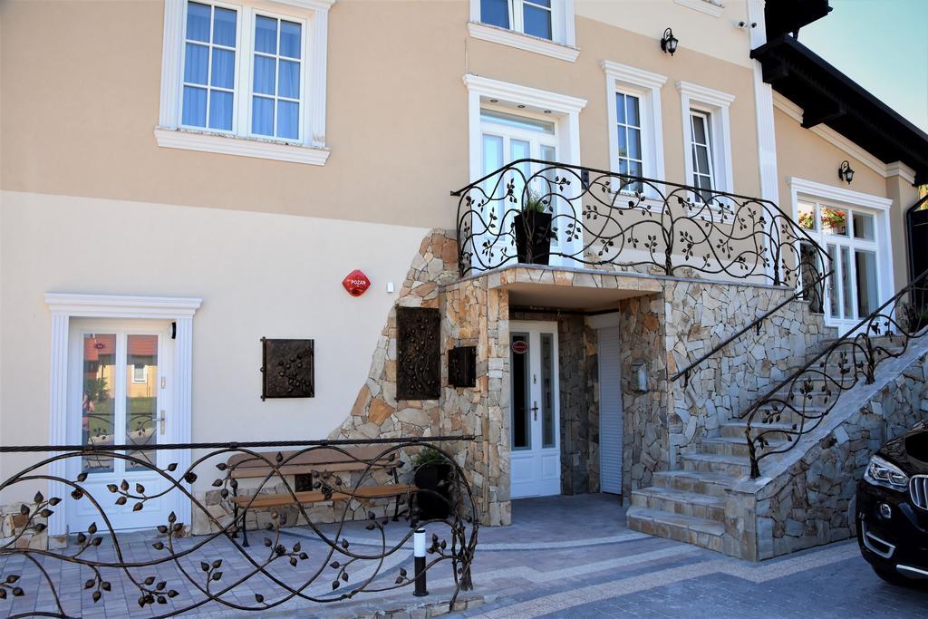 Willa Rozana - Apartamenty I Pokoje Goscinne Sandomierz Exterior foto