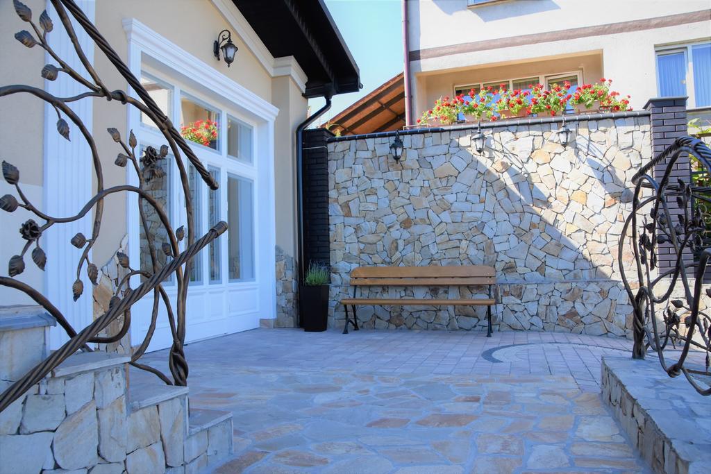 Willa Rozana - Apartamenty I Pokoje Goscinne Sandomierz Exterior foto