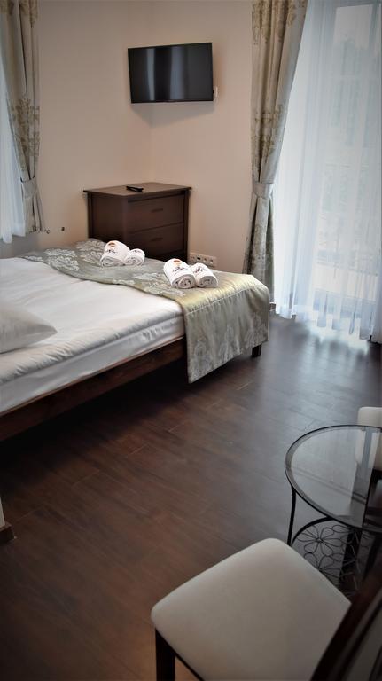 Willa Rozana - Apartamenty I Pokoje Goscinne Sandomierz Exterior foto